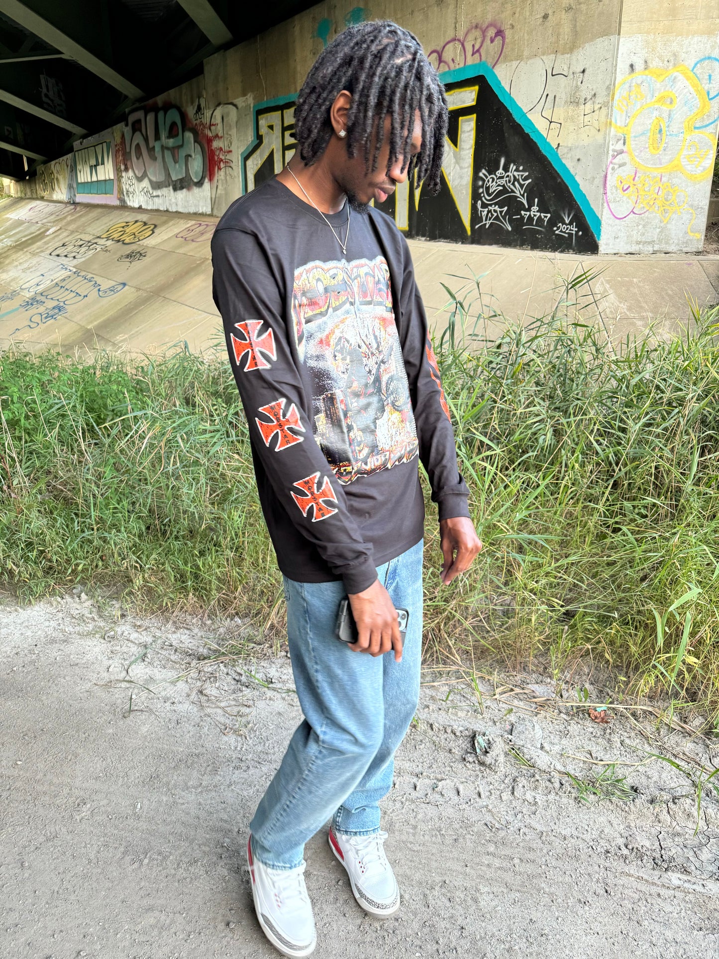 Longsleeve Graphic T