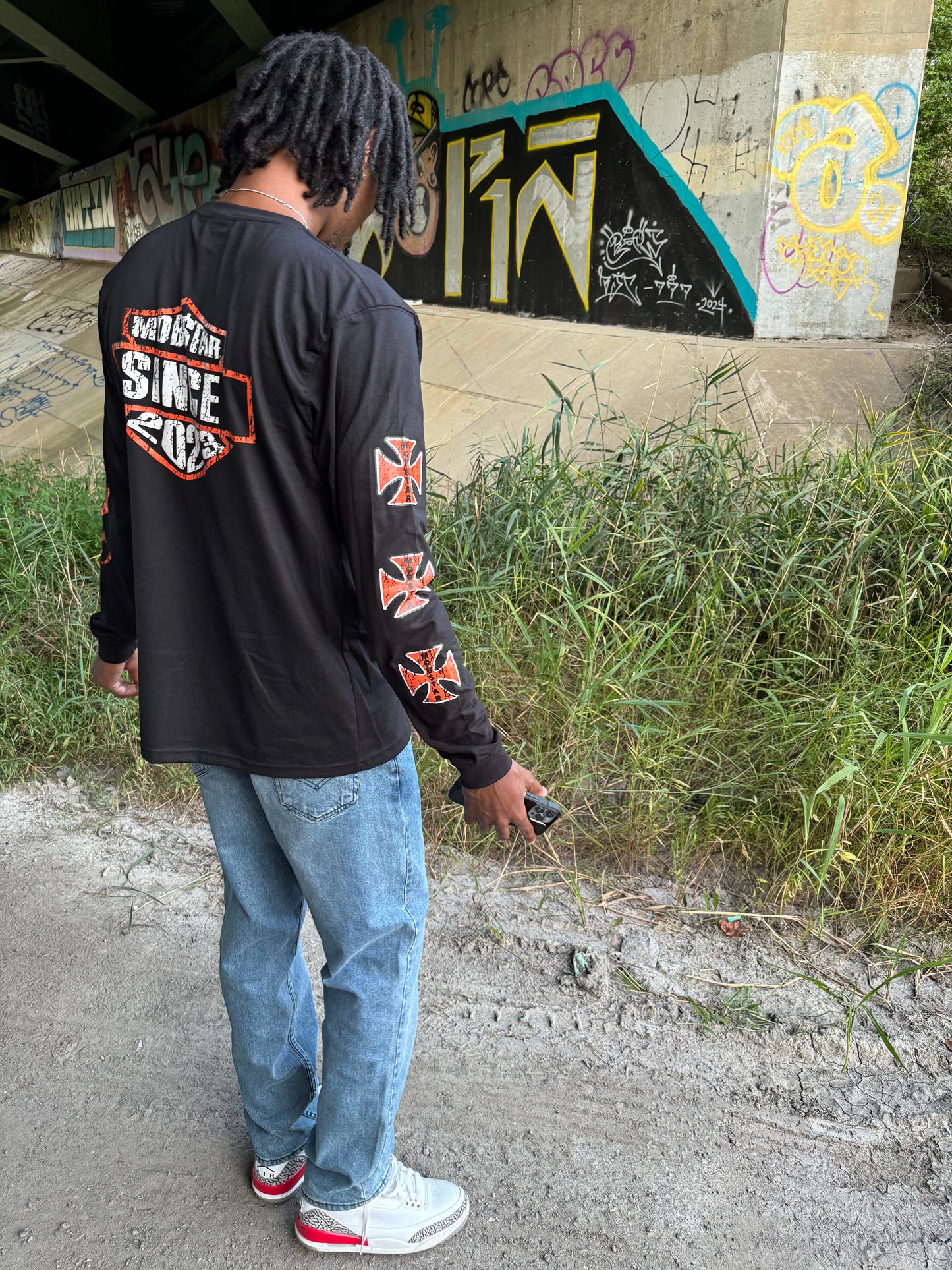 Longsleeve Graphic T